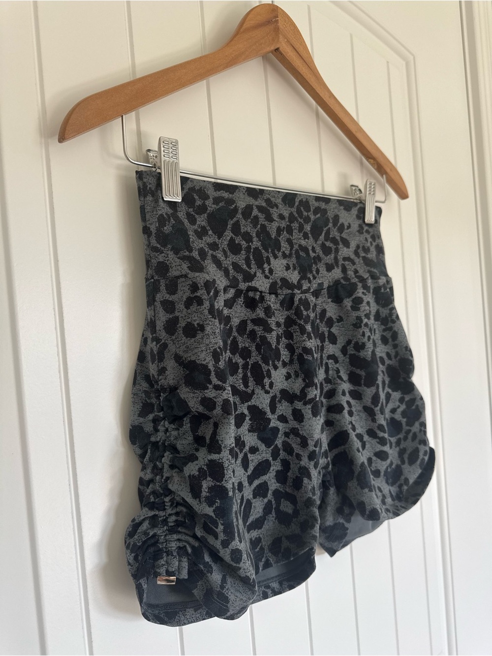 Bombshell Sportswear Dark Leopard Toggle Shorts Large High Waist Ruched Cheetah - Picture 3 of 7
